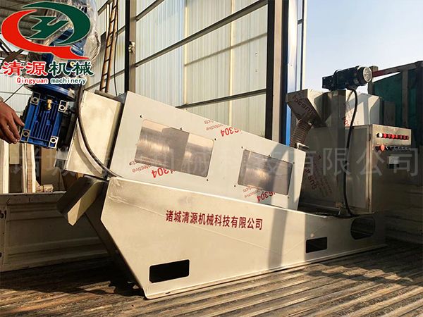 疊螺式污泥脫水機發貨新聞.jpg